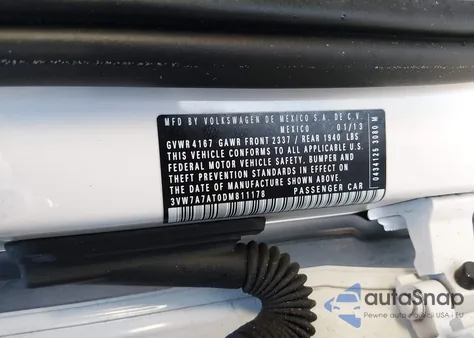 2013 Volkswagen Beetle 2.0T из США, поврежденный, VIN 3VW7A7AT0DM811178